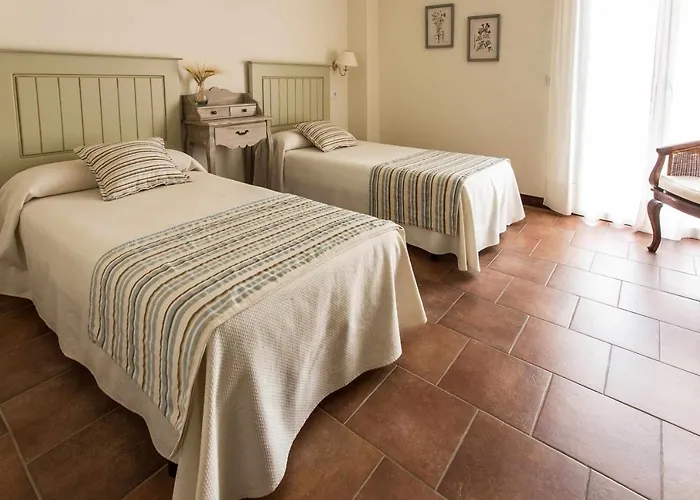 La Huerta De Nogales 3*